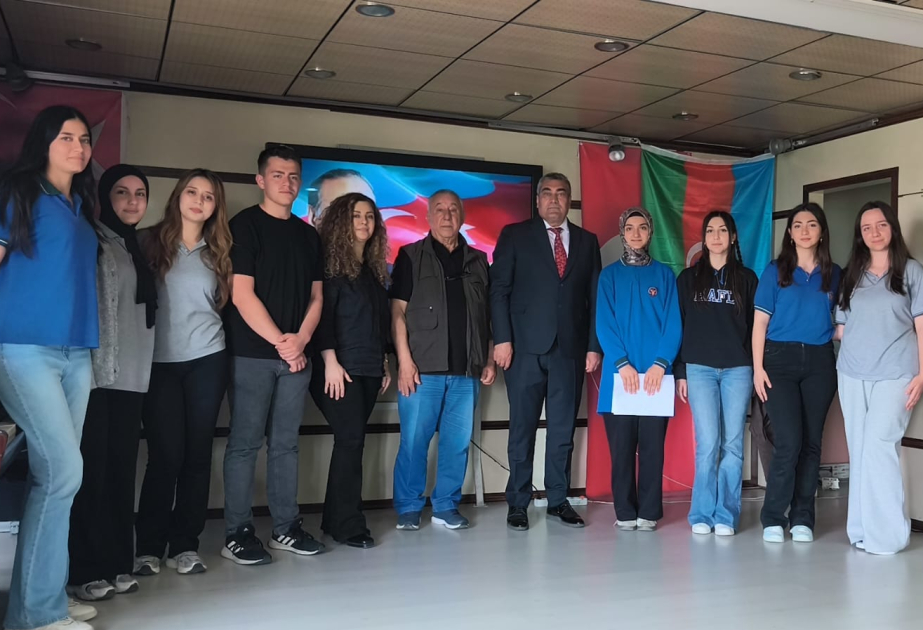 İğdırda Heydər Əliyev adına liseydə Ümummilli Liderin xatirəsi anılıb