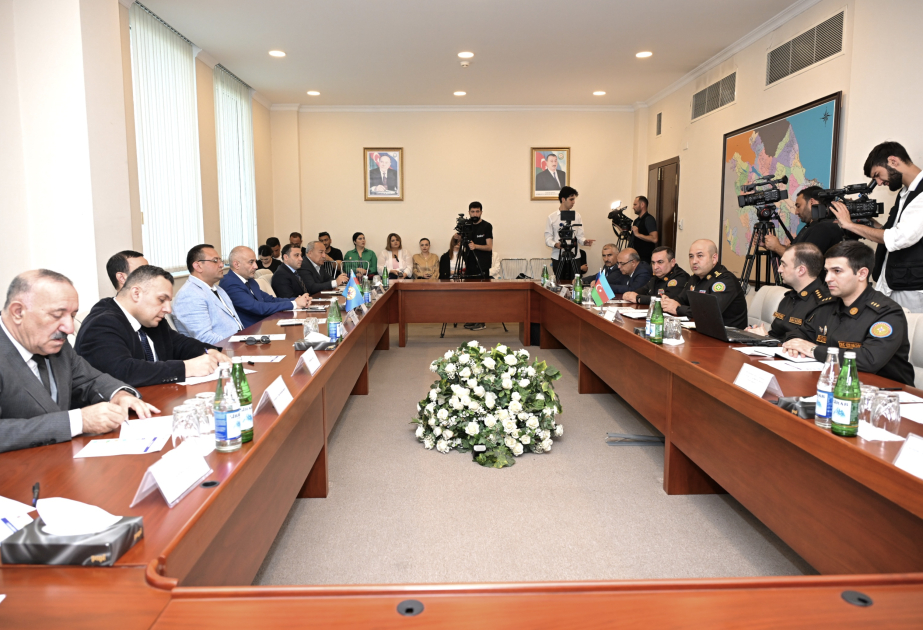 Fövqəladə Hallar Nazirliyində WUF13 ilə əlaqədar dəyirmi masa