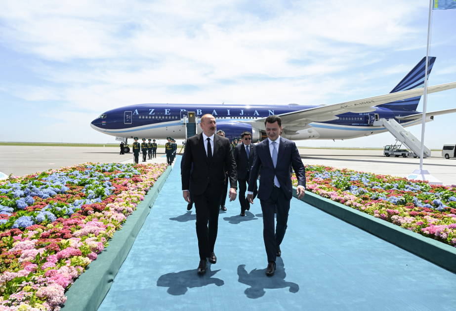 El Presidente de Azerbaiyán llegó a Kazajistán en visita de trabajo