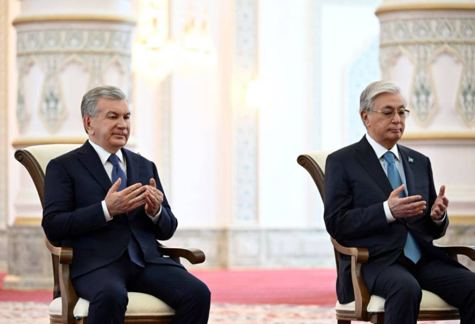 Los líderes de Kazajistán y Uzbekistán visitaron una nueva mezquita en Turkestán