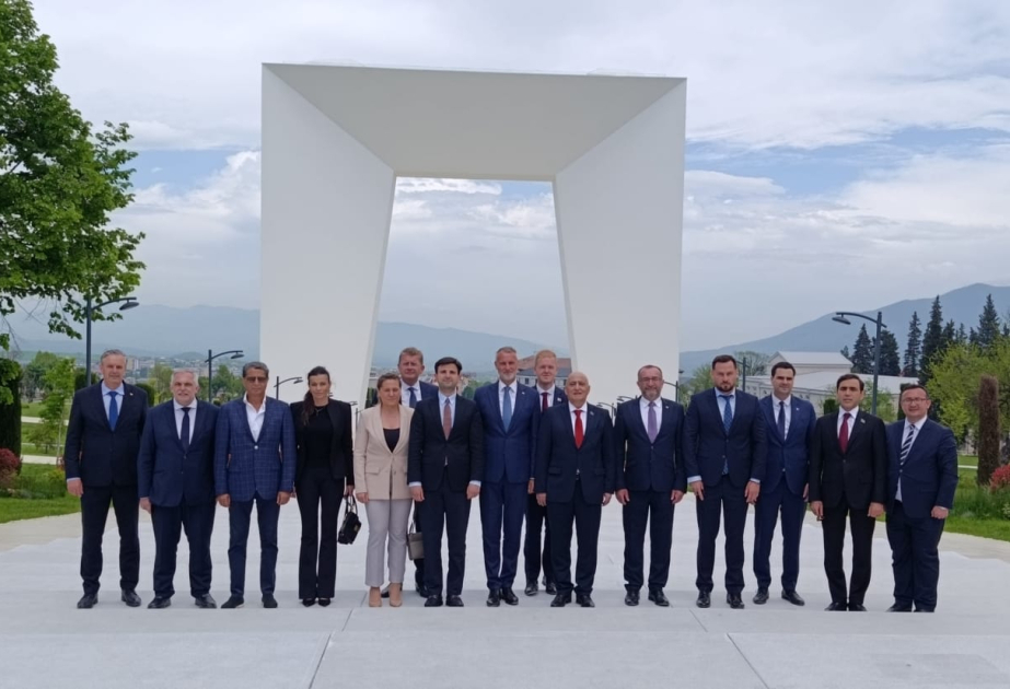 Slovakiya Milli Şurası sədrinin başçılıq etdiyi nümayəndə heyəti Xankəndidə quruculuq işləri ilə tanış olub