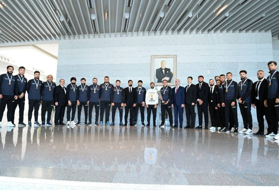Dövlət qurumları arasında minifutbol turnirinin qalibi olan SOCAR komandası ilə görüş - FOTOLAR