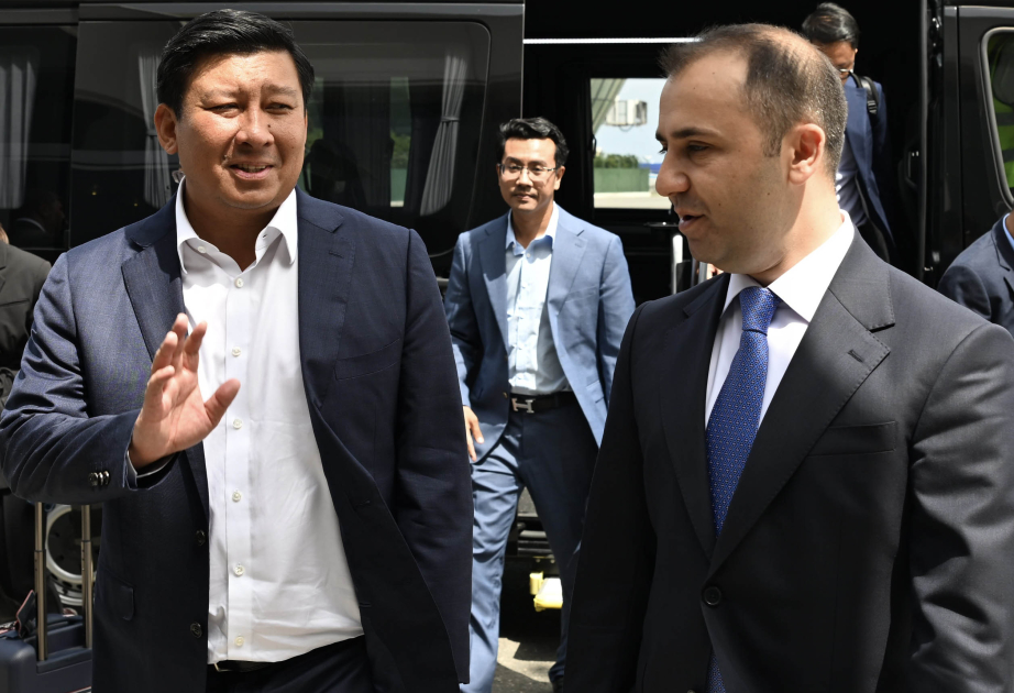 Cambodian Deputy Prime Minister arrives in Azerbaijan to attend WUF13