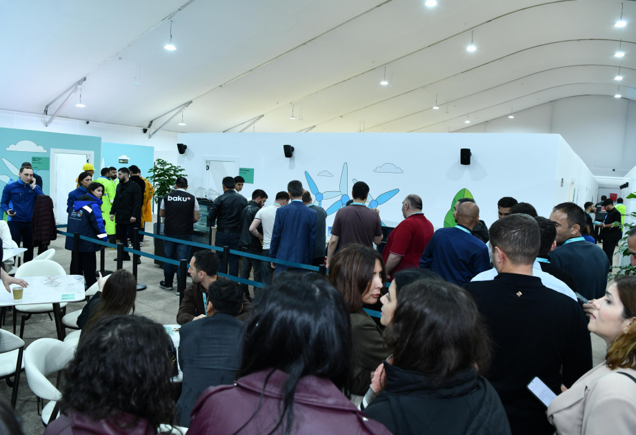 WUF13-ün Media Mərkəzində qızğın iş gedir - FOTOLAR