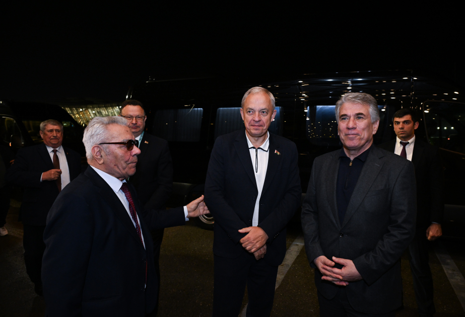 El Presidente de la Cámara de Representantes de la Asamblea Nacional de Belarús llegó a Azerbaiyán