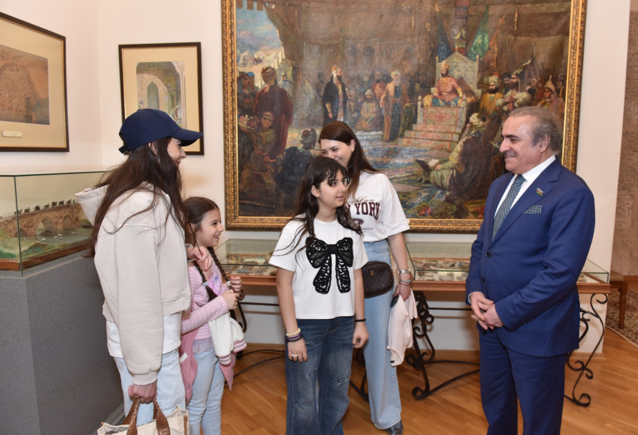 Ədəbiyyat Muzeyində izdiham: bir gündə 3278 ziyarətçi