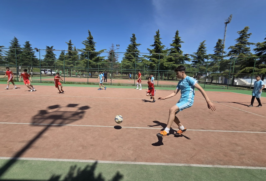 Şəmkirdə keçirilən minifutbol turnirində 8 komanda mübarizə aparıb