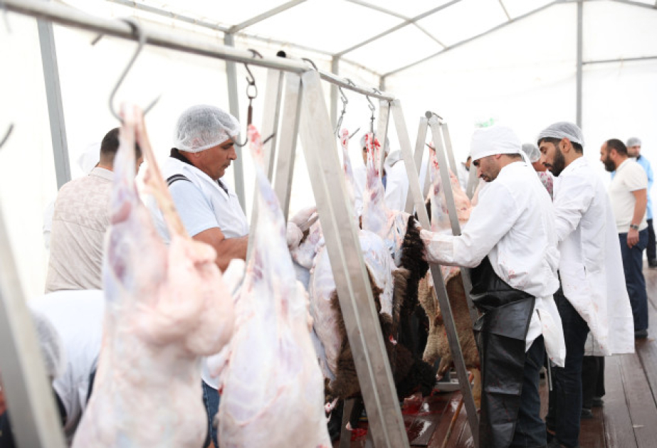 Qurbanlıq heyvanların kəsimi yalnız sanitariya-gigiyena tələblərinə cavab verən məntəqələrdə həyata keçirilməlidir