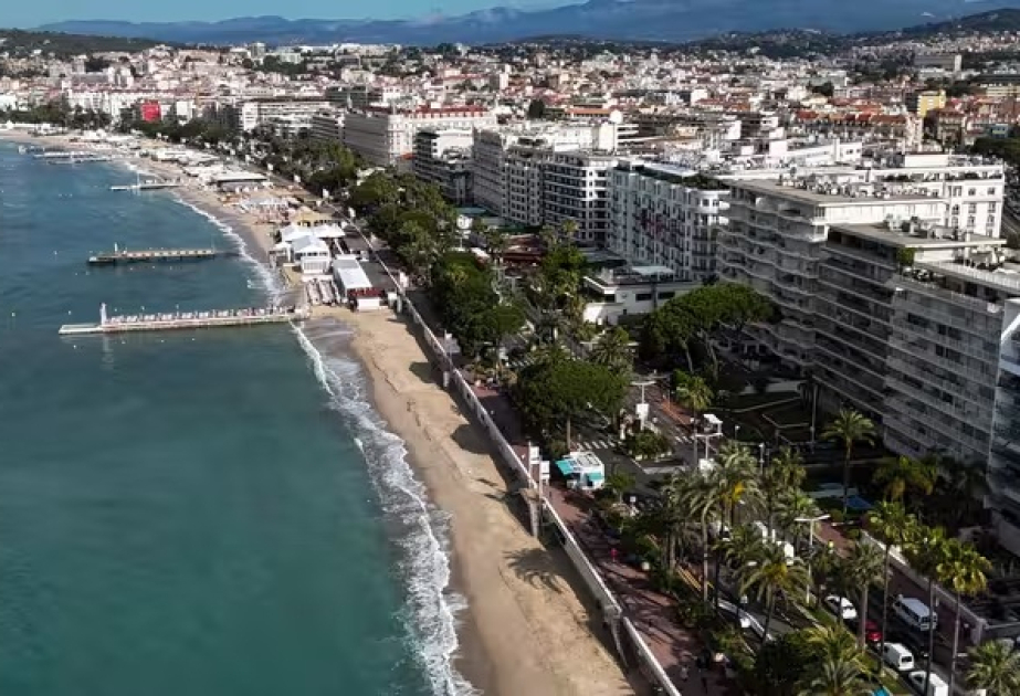 Kann şəhərindəki hoteldə qiyməti 1 milyon avroya yaxın olan saat oğurlanıb