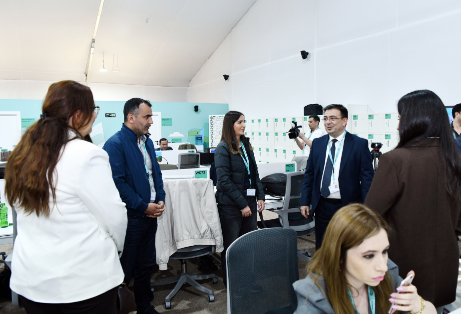 WUF13: AZƏRTAC əməkdaşları nüfuzlu beynəlxalq tədbiri geniş işıqlandırır -  FOTOLAR