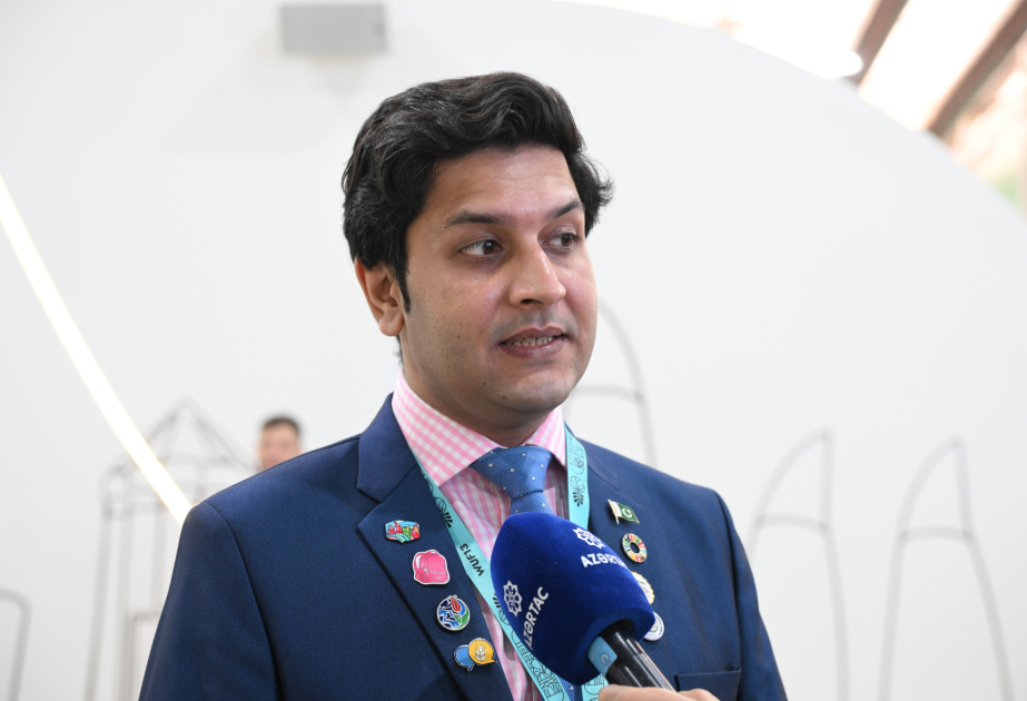 WUF13: Pakistanischer Forscher lobt Wiederaufbau in Garabagh
