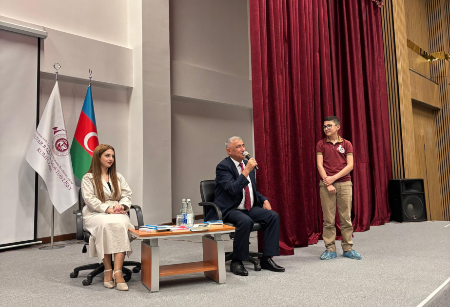 Tanınmış şair Qəşəm Nəcəfzadənin oxucularla silsilə görüşləri təşkil olunub