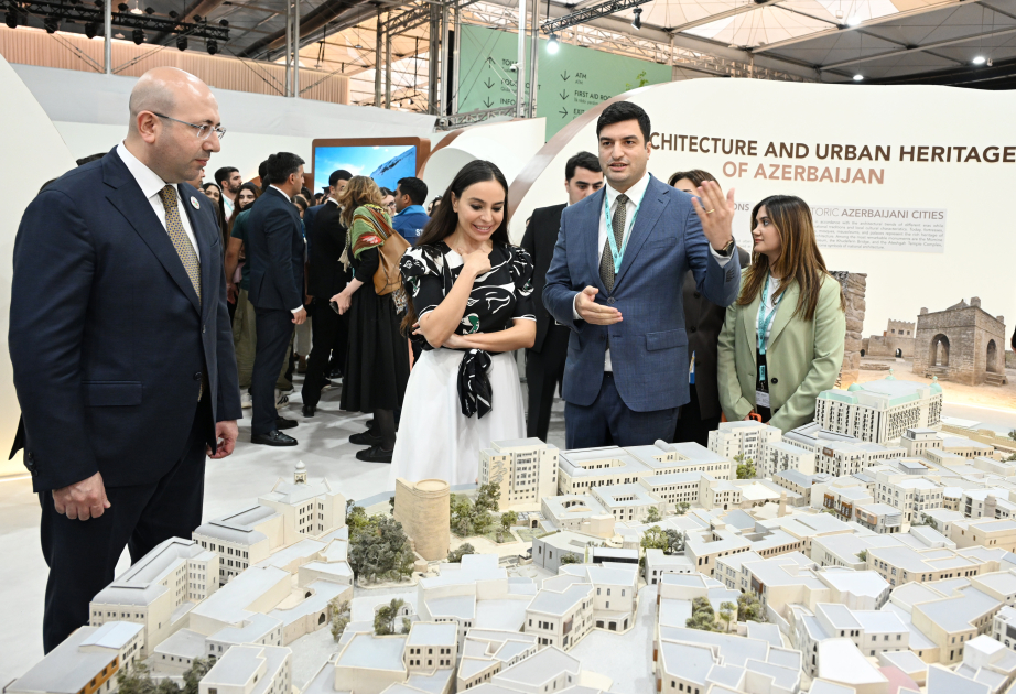 Leyla Aliyeva und Arzu Aliyeva besuchen Ausstellung „Urban Expo“