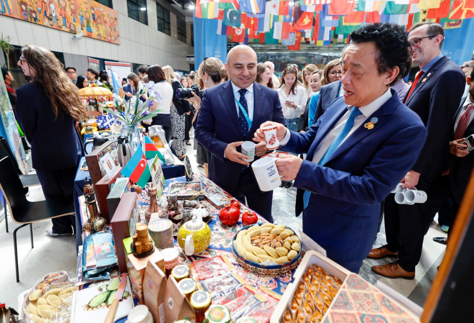 Azerbaijani tea presented at FAO headquarters