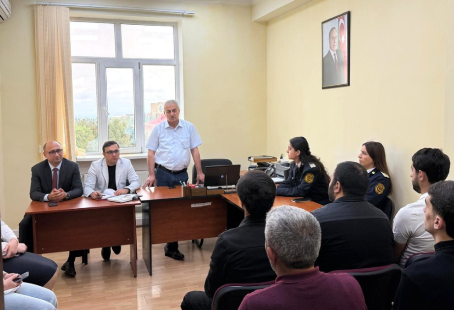 Gəncədə vəkillər məhkumlara hüquqi yardım göstəriblər