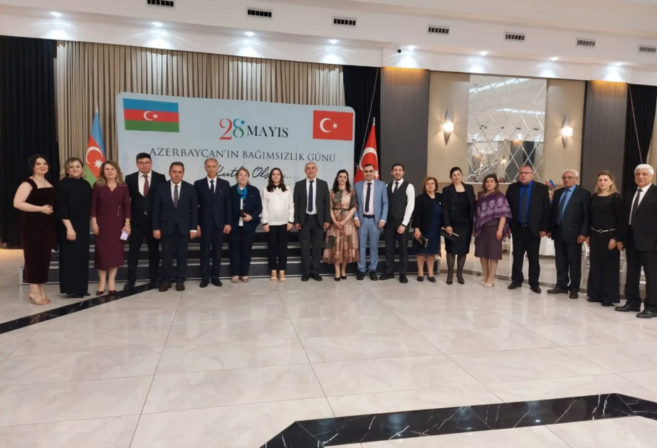 Jour de l’indépendance d’Azerbaïdjan célébré à Kars
