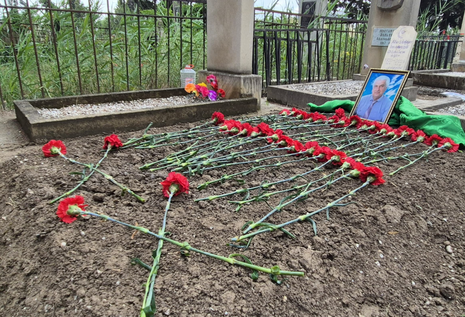 Rəssam, heykəltaraş İmanverdi Mustafayevlə vida mərasimi olub