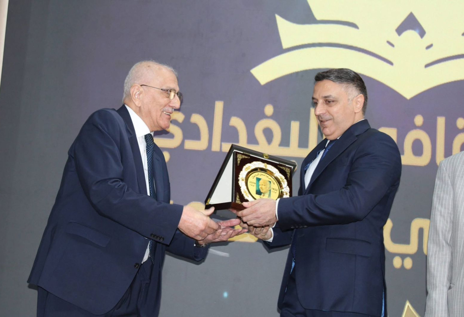 فوز الدكتور معتز محي عبد الحميد بجائزة ناجي جواد الساعاتي لأدب الرحلات