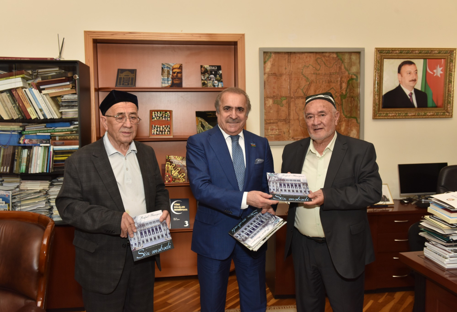 Özbəkistanın tanınmış alim və ədibləri Ədəbiyyat Muzeyinin qonağı olublar