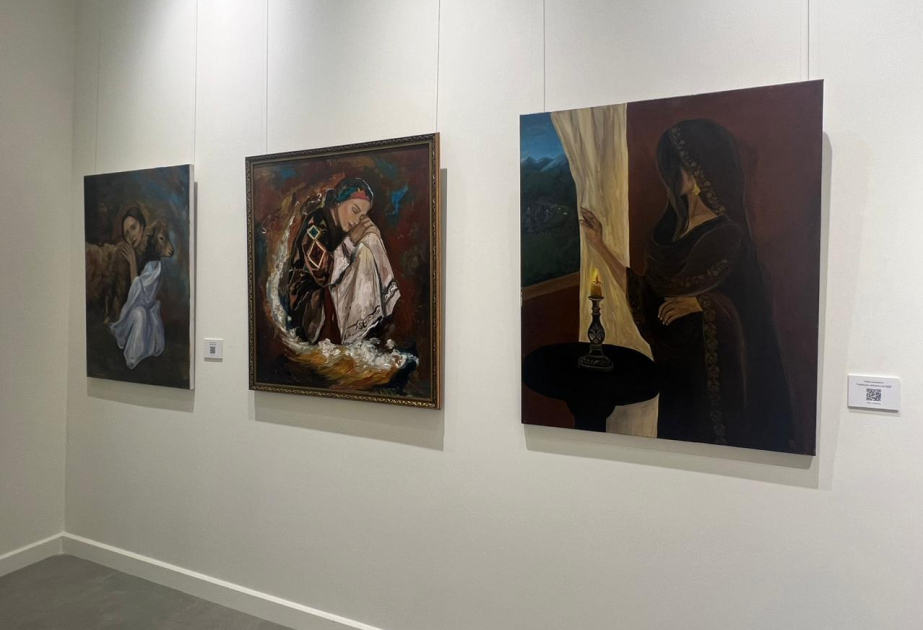 La exposición “En costas lejanas” revela el mundo interior de jóvenes artistas a través de los colores