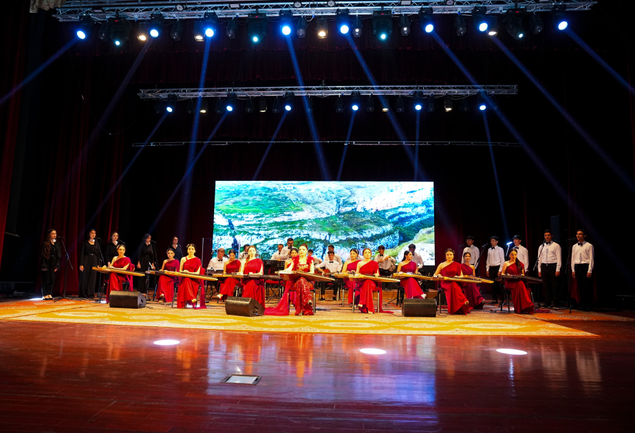 Naxçıvanda Müstəqillik Gününə həsr olunmuş konsert proqramı təqdim edilib