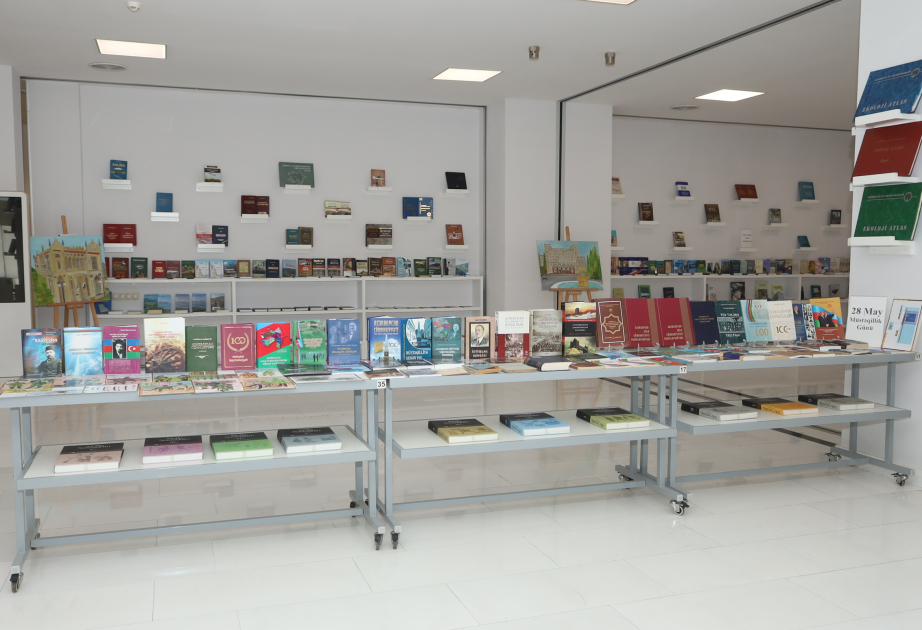 MEK-də 28 May - Müstəqillik Günü münasibətilə kitab sərgisi təşkil edilib