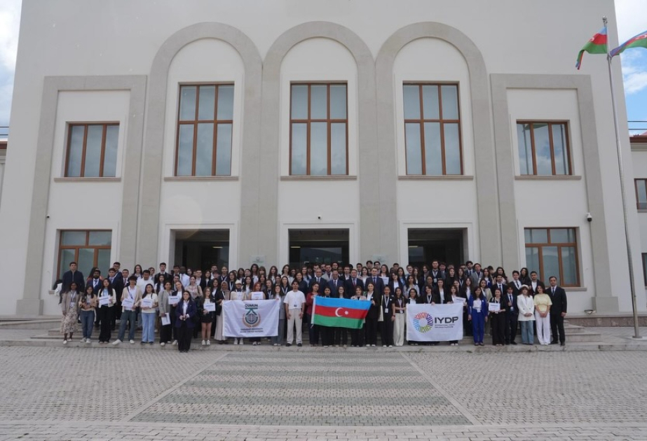 Qarabağ Universitetində tələbə və gənclərin Beynəlxalq BMT Modeli Konfransı yekunlaşıb