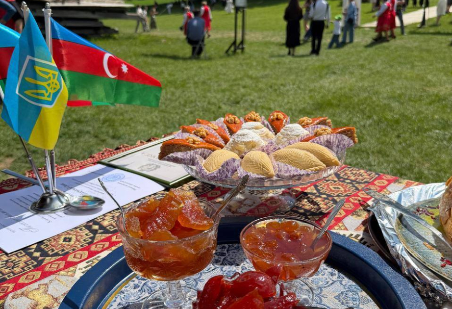 В Черновцах представлены богатое культурное наследие и национальная кухня Азербайджана