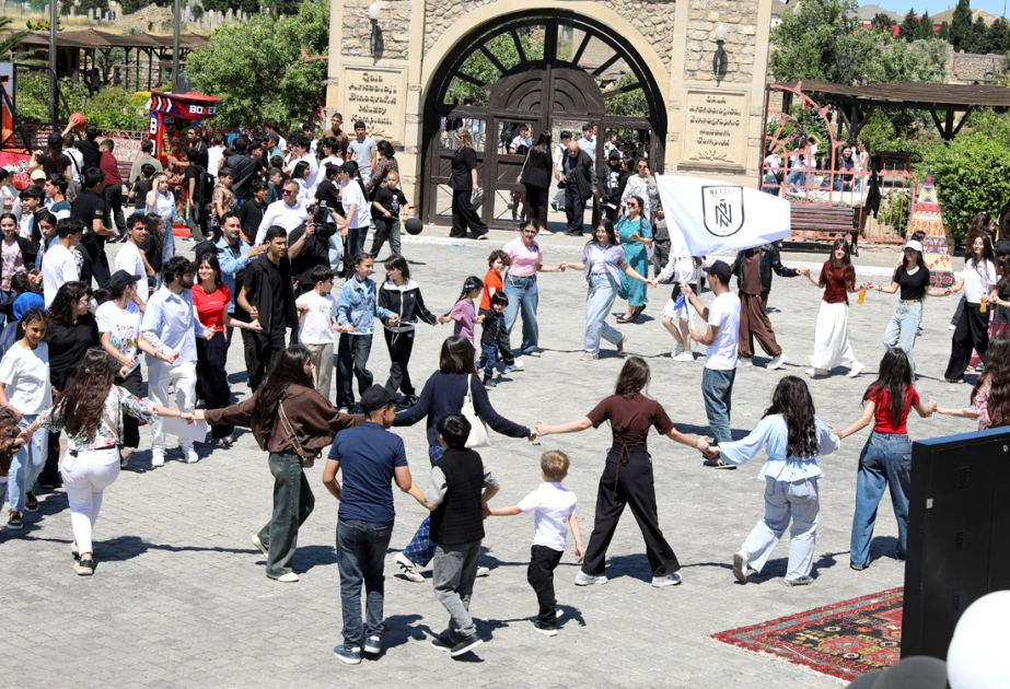 “Neftçi” İdman Klubu uşaqları sevindirib