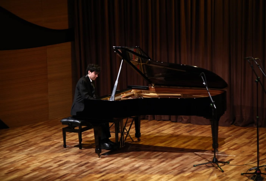 Gənc pianoçu “Renessans” adlı solo konsert proqramı ilə çıxış edib
