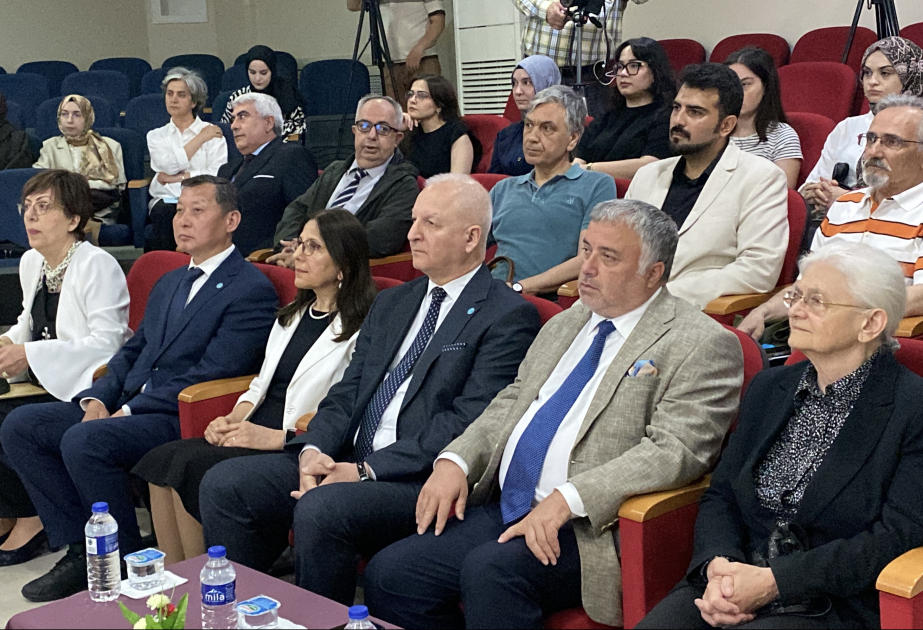 Yüzillik ideyanın XXI əsr reallığı: Bakı Türkoloji Qurultayından ortaq türk əlifbasına