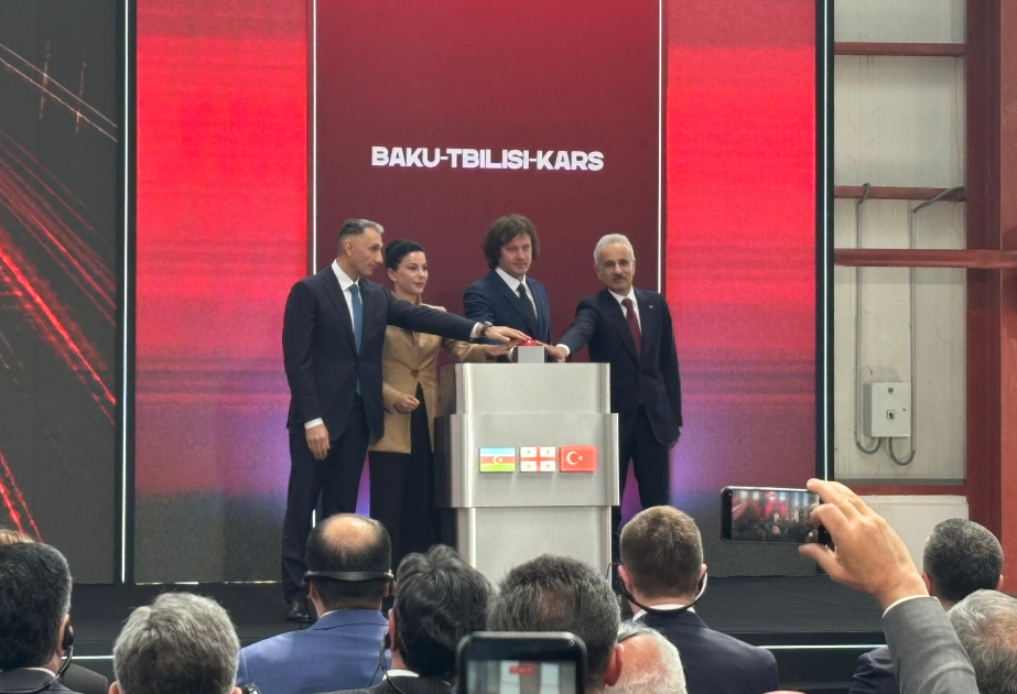 Modernisierte Bahnstrecke Baku–Tiflis–Kars wieder in Betrieb genommen – Kapazität auf 5 Millionen Tonnen erhöht