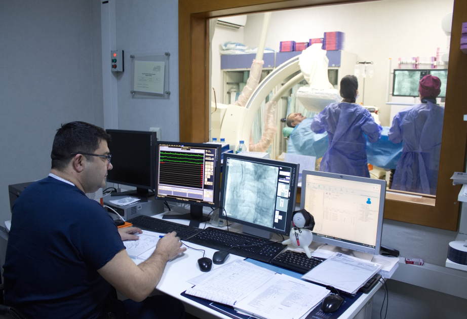 ®  Mərkəzi Gömrük Hospitalında TAVİ və yüksək texnologiyalı invaziv kardioloji əməliyyatlar uğurla icra olunur