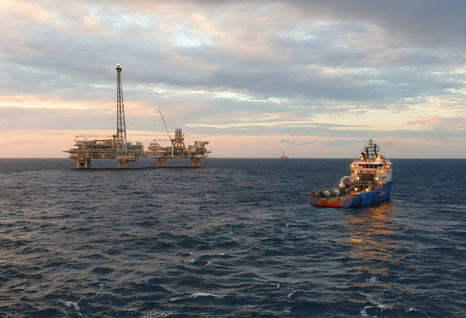 Azeri Light sells for $104
