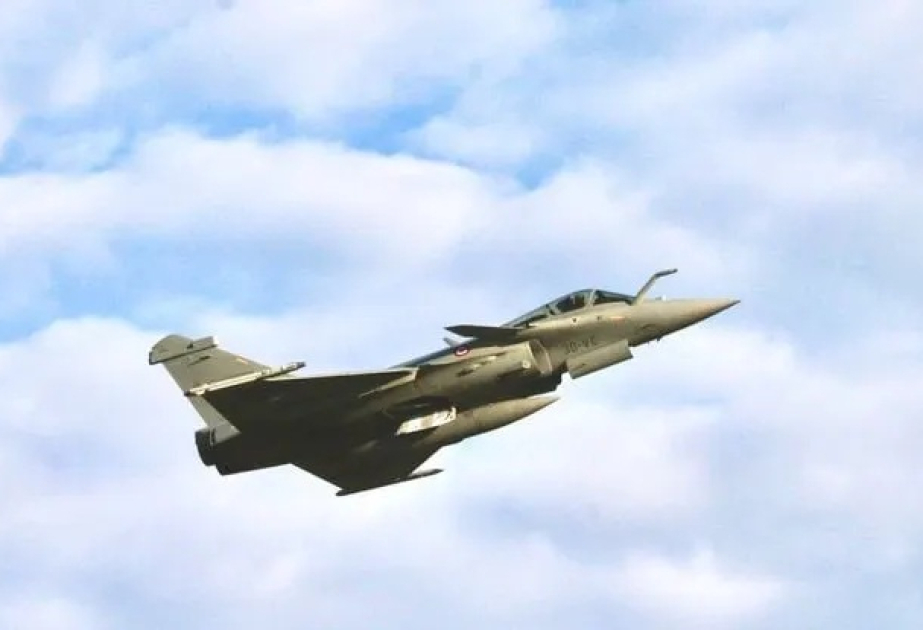 Fransada həyəcan siqnalı: “Rafale” qırıcısı əmrə tabe olmayan təyyarəyə görə havaya qalxıb