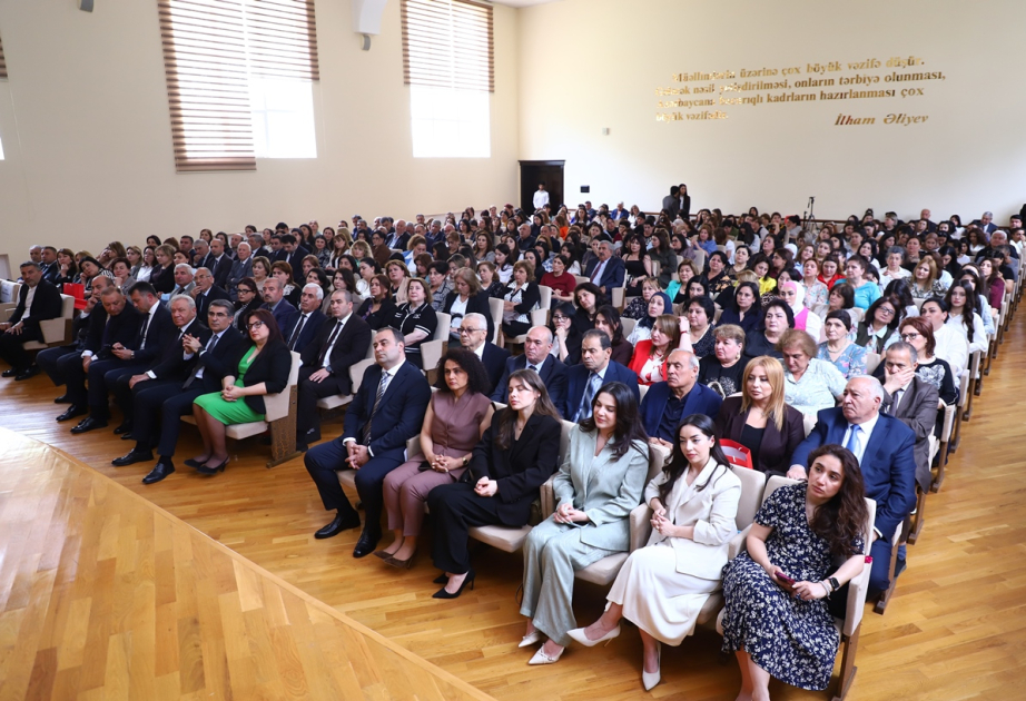 Gəncə-Daşkəsən regionunda fəaliyyət göstərən təhsil işçilərinə “TəhsilPlus” kartları təqdim olunub