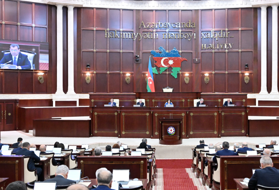 Bəzi qanunlara təklif edilən dəyişikliklər müzakirə olunur