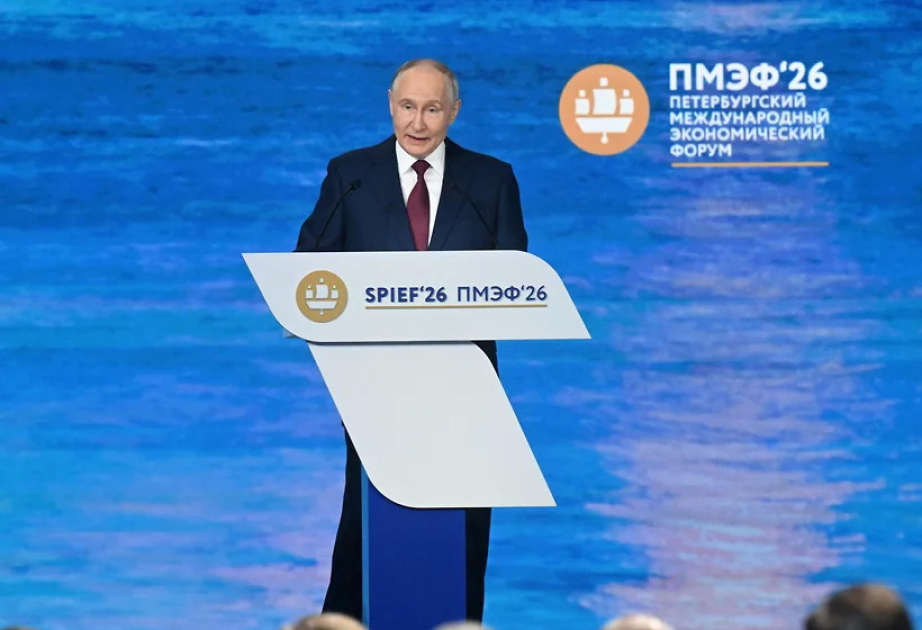 Vladimir Putin iri şirkətlərin Moskvadan regionlara köçürülməsinin vacibliyini bəyan edib