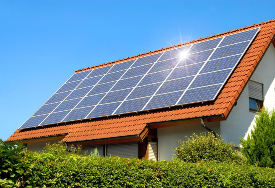 Macarıstanda minlərlə aztəminatlı ailədən tamamlanmamış Günəş enerjisi layihələrinə görə milyonlarla forint geri tələb oluna bilər