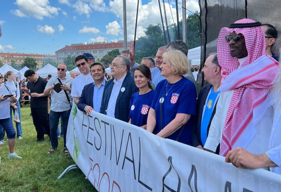 Praqada keçirilən “Food and Culture” səfirliklər festivalı 60 ölkənin nümayəndələrini bir araya gətirib