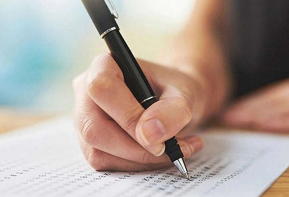 Dövlət qulluğunda fəaliyyətin davam etdirilməsi üzrə imtahan keçirilir