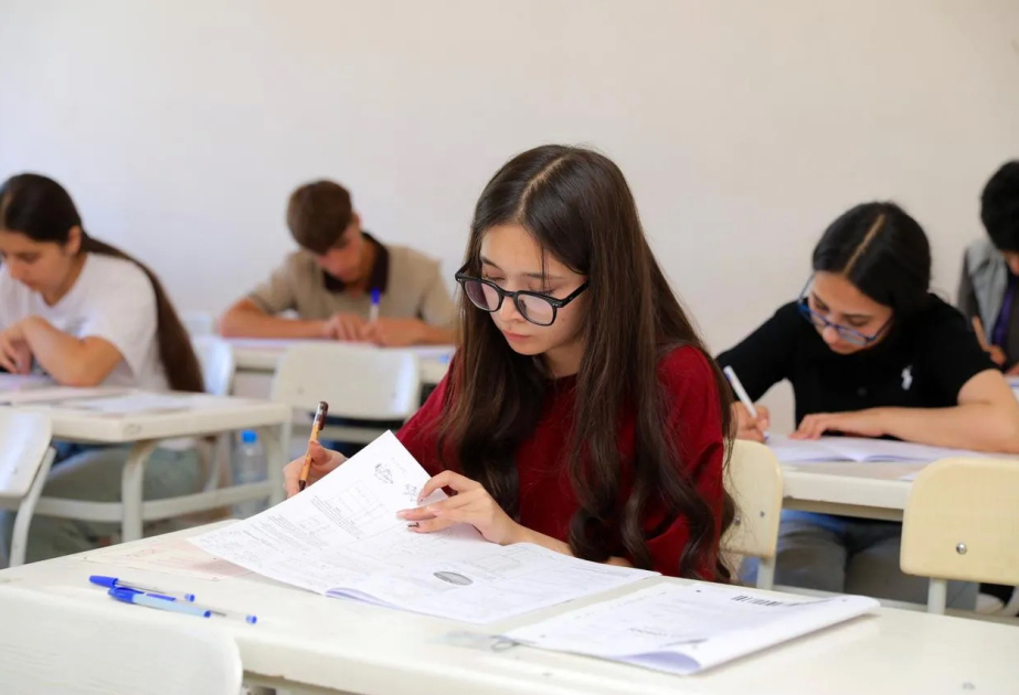 DİM I və IV ixtisas qrupları üzrə qəbul imtahanı keçirib