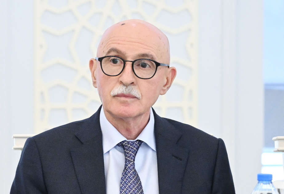Nazir müavini: Məktəblərdə uşaqların internetdən istifadəsinə nəzarət gücləndirilib