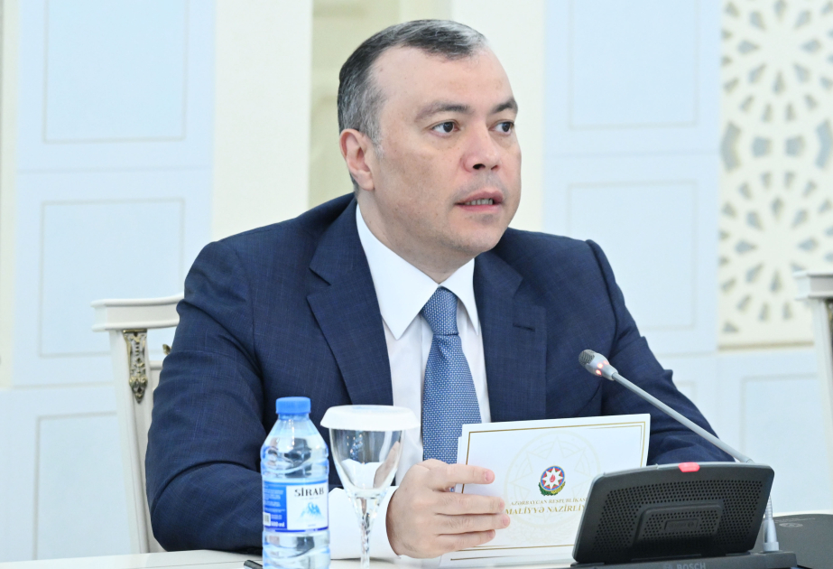 Maliyyə naziri: Qeyri-neft baza kəsirinin davamlı olaraq azaldılmasına çalışırıq