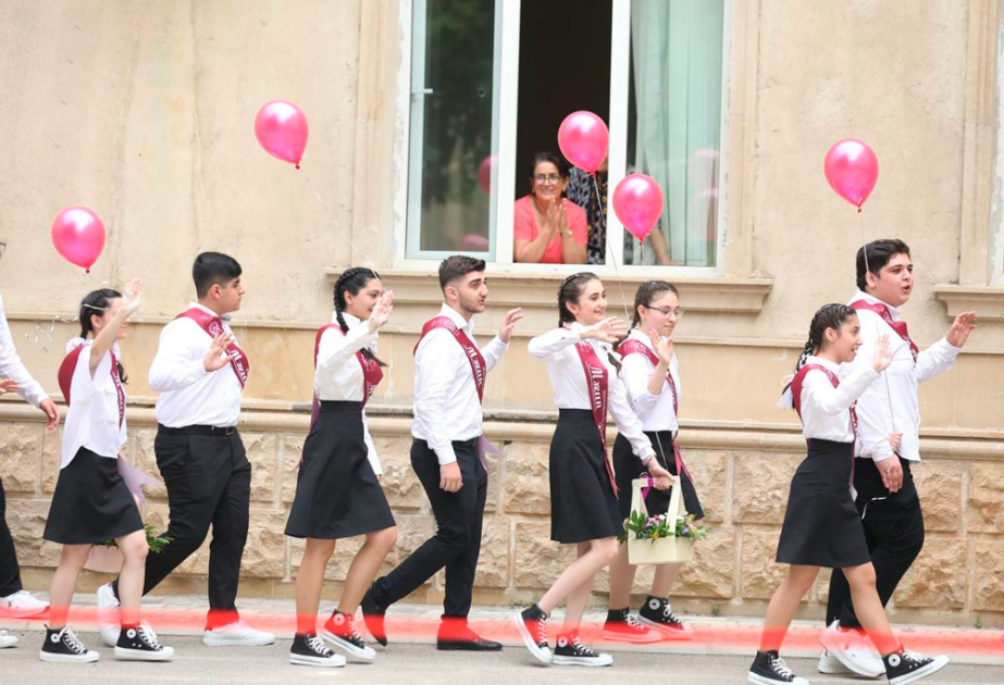 Bu il 87 mindən çox şagird paytaxt məktəblərinin buraxılış siniflərini bitirir