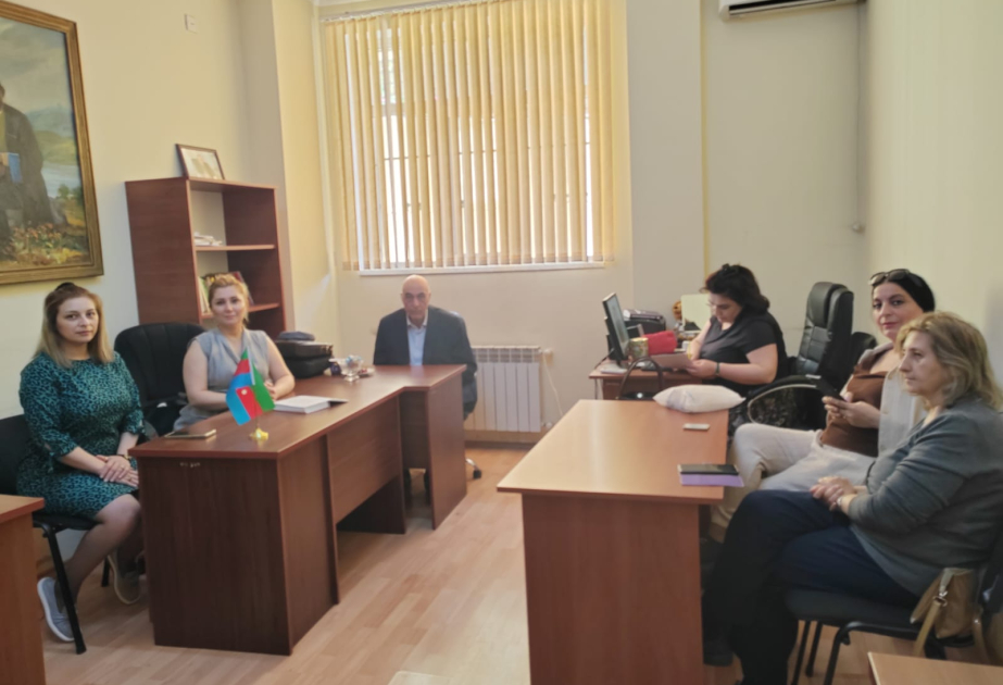 Folklor İnstitutunda “Kitabi-Dədə Qorqud”un mifoloji xülasələrinə dair məruzə təqdim edilib