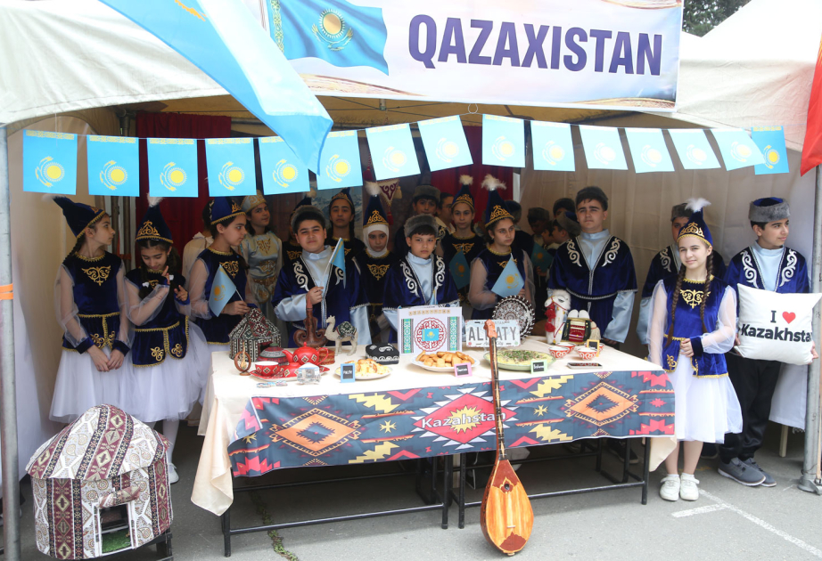 Məktəblilər Türk dünyasının ortaq dəyərlərini nümayiş etdiriblər