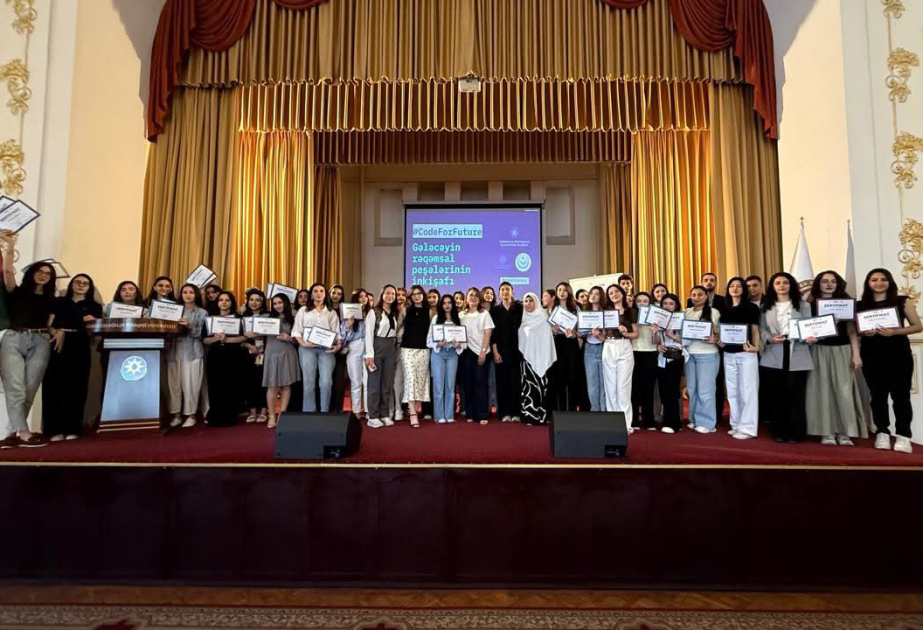 “Code for Future” layihəsinin cari il məzunları 87 faiz performans göstəriblər