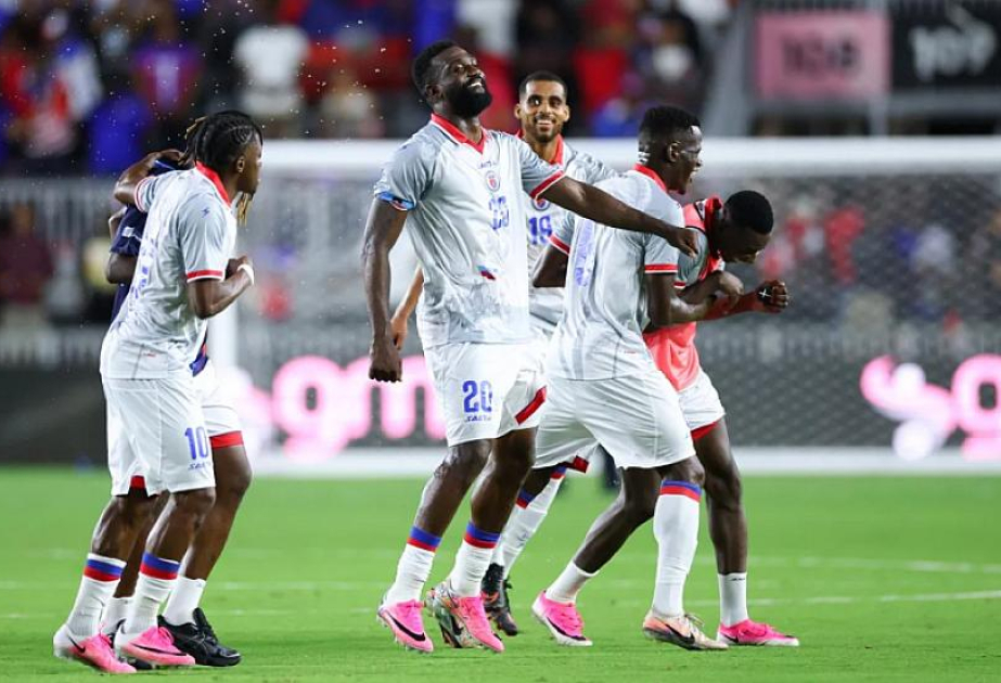 Haiti Futbol Federasiyası FIFA-nın tələbi ilə oyun formalarını dəyişdirməyə razı olub