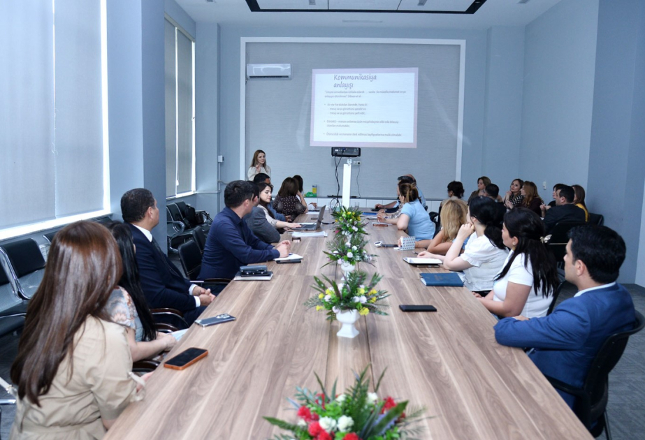 BŞTİ məktəb drektorları və bağça müdirləri üçün təlim təşkil edib